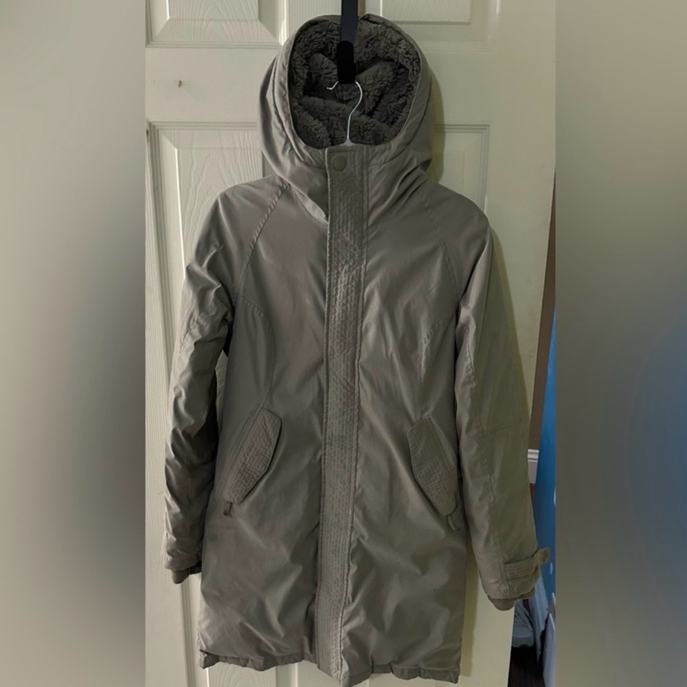 TNA Summit MED Winter Coat Lk New